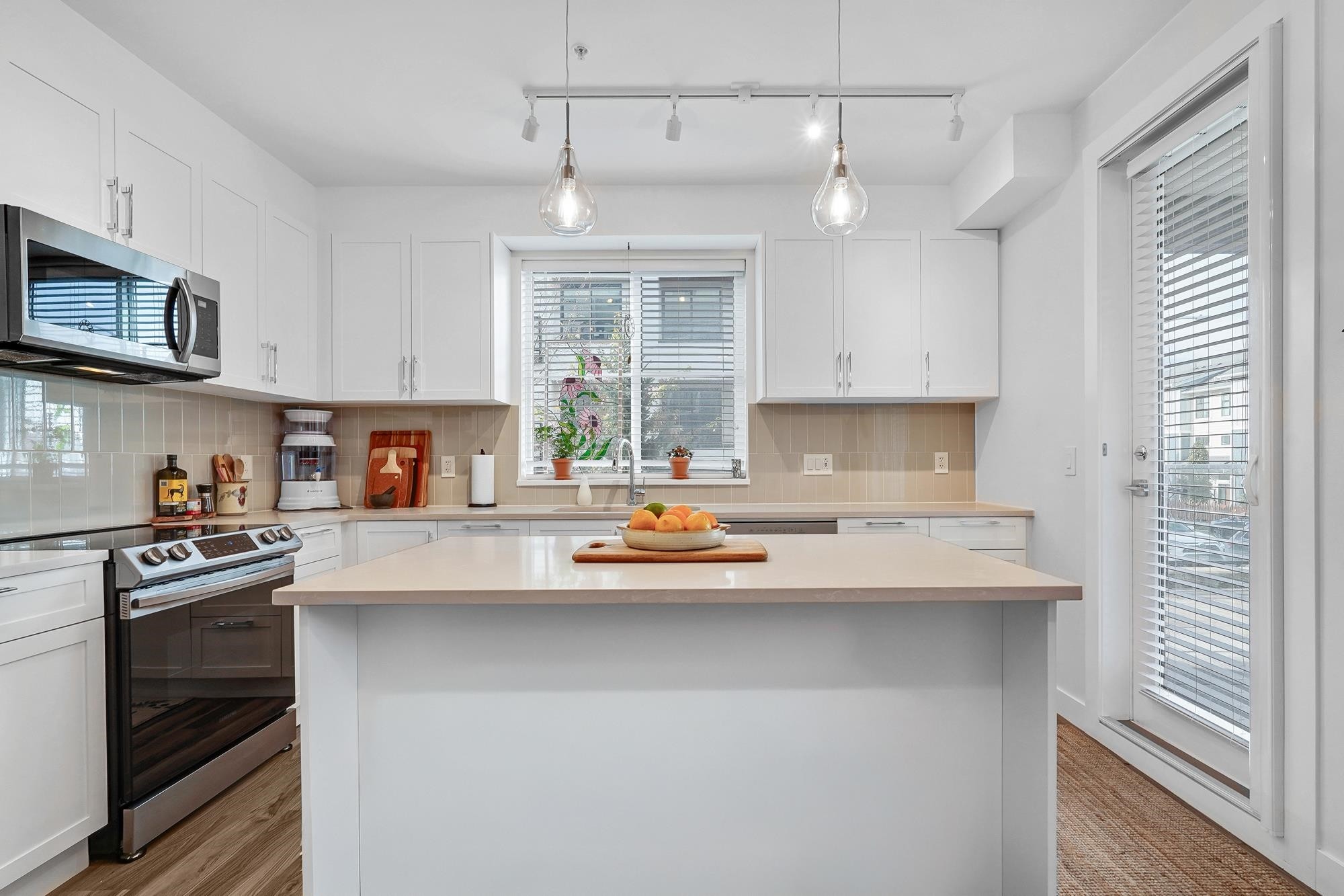 









20356


72b

Avenue, 110,
Langley,




BC
V2Y 4J9

