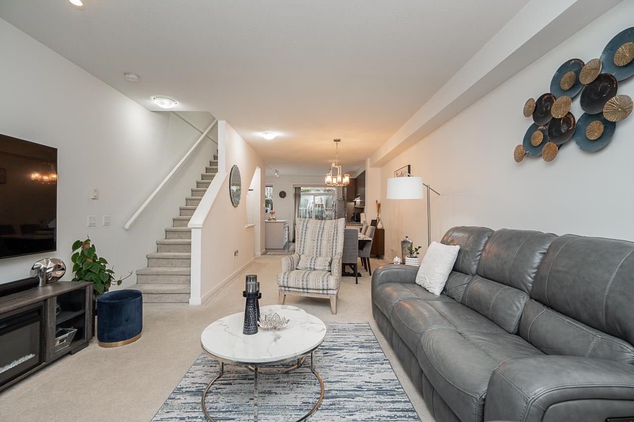 









14838


61

Avenue, 9,
Surrey,




BC
V3S 2P3

