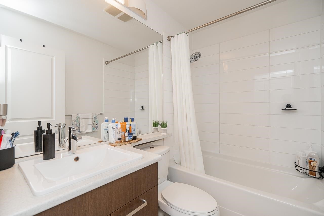 









14838


61

Avenue, 9,
Surrey,




BC
V3S 2P3

