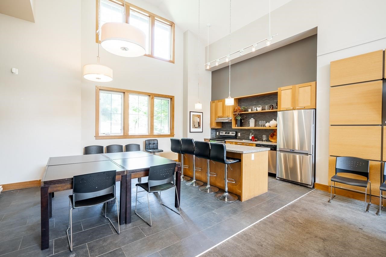 









14838


61

Avenue, 9,
Surrey,




BC
V3S 2P3

