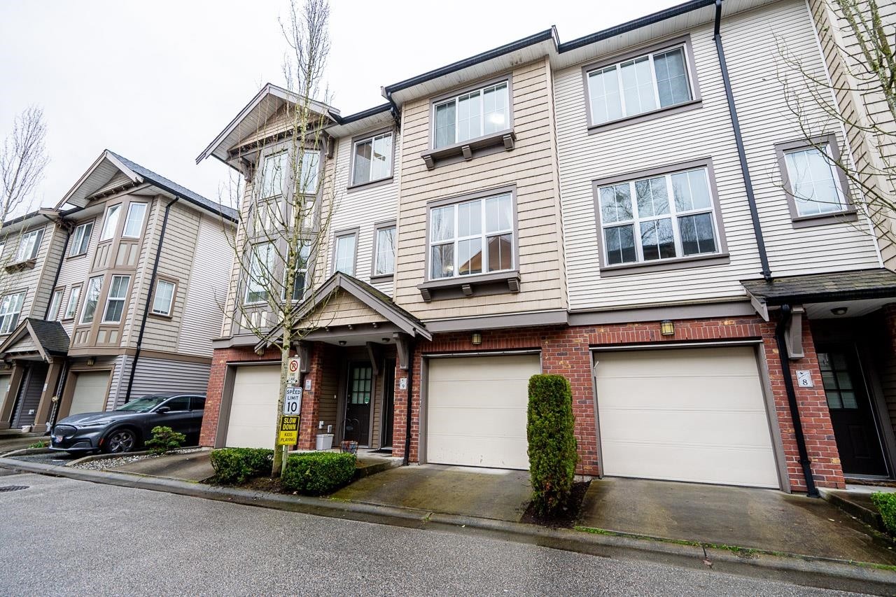 









14838


61

Avenue, 9,
Surrey,




BC
V3S 2P3

