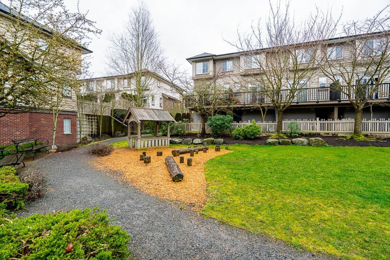 









14838


61

Avenue, 9,
Surrey,




BC
V3S 2P3

