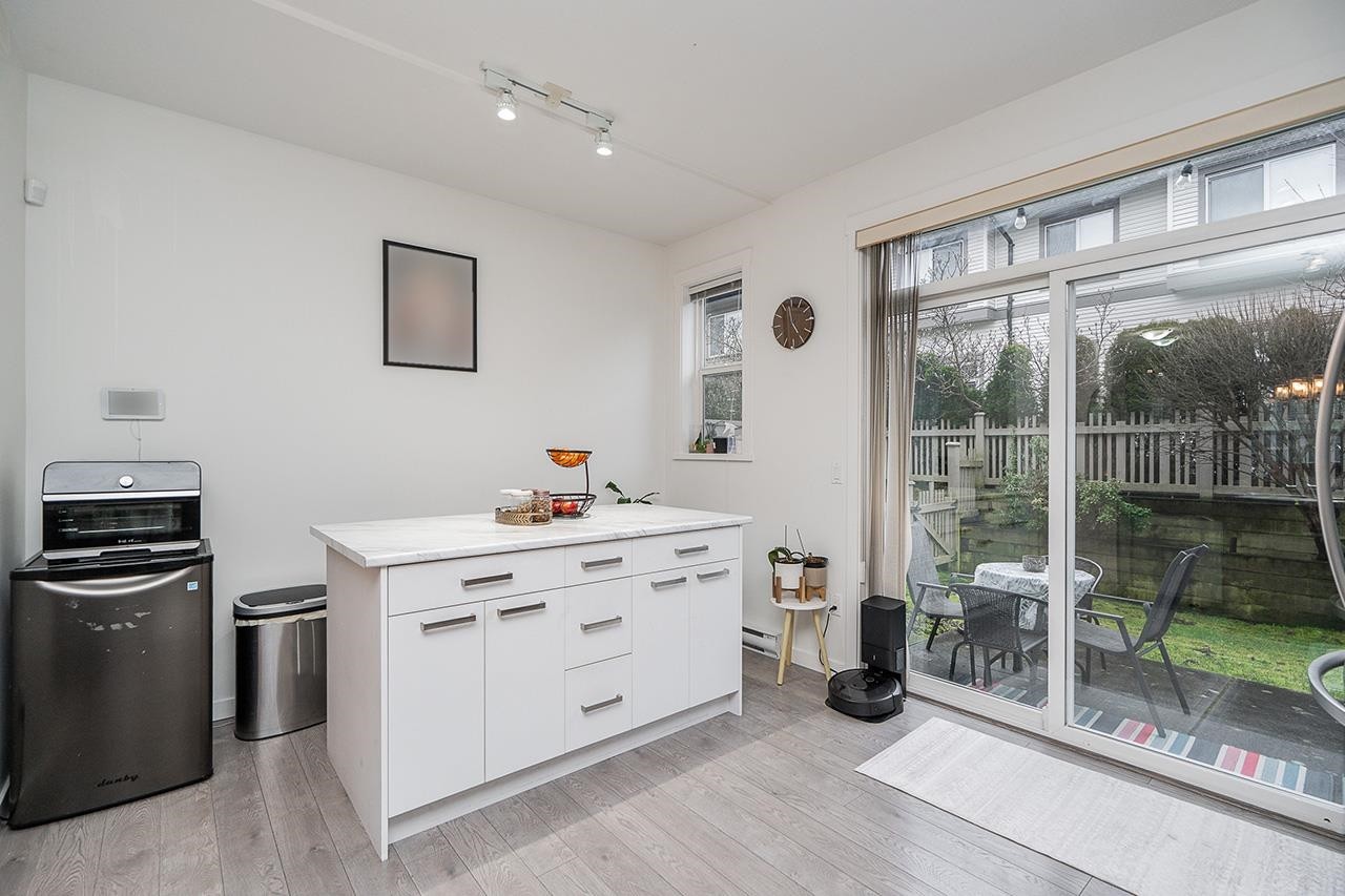 









14838


61

Avenue, 9,
Surrey,




BC
V3S 2P3

