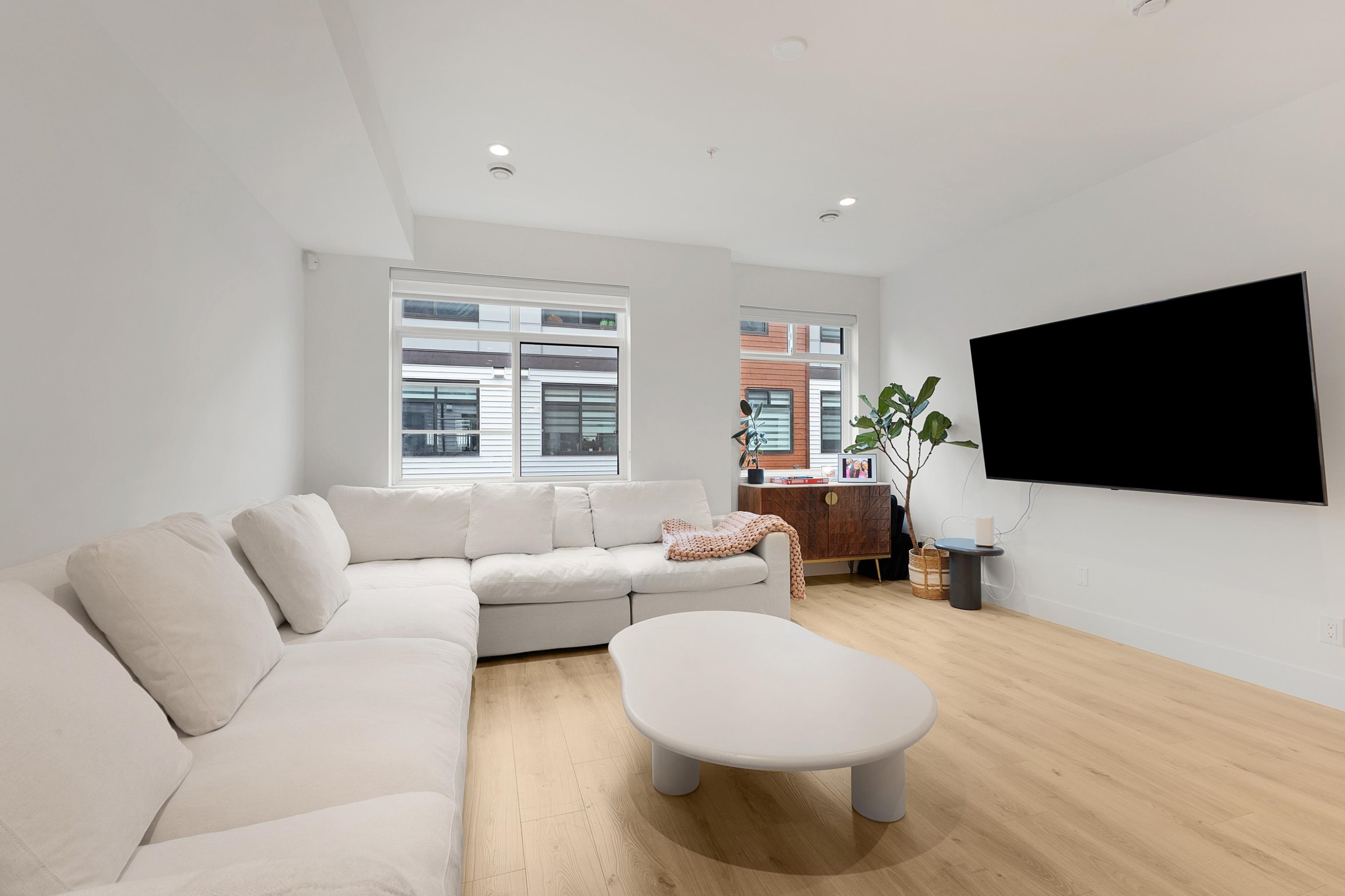 









8430


Nottman

Street, 16,
Mission,




BC
V2V 0L2

