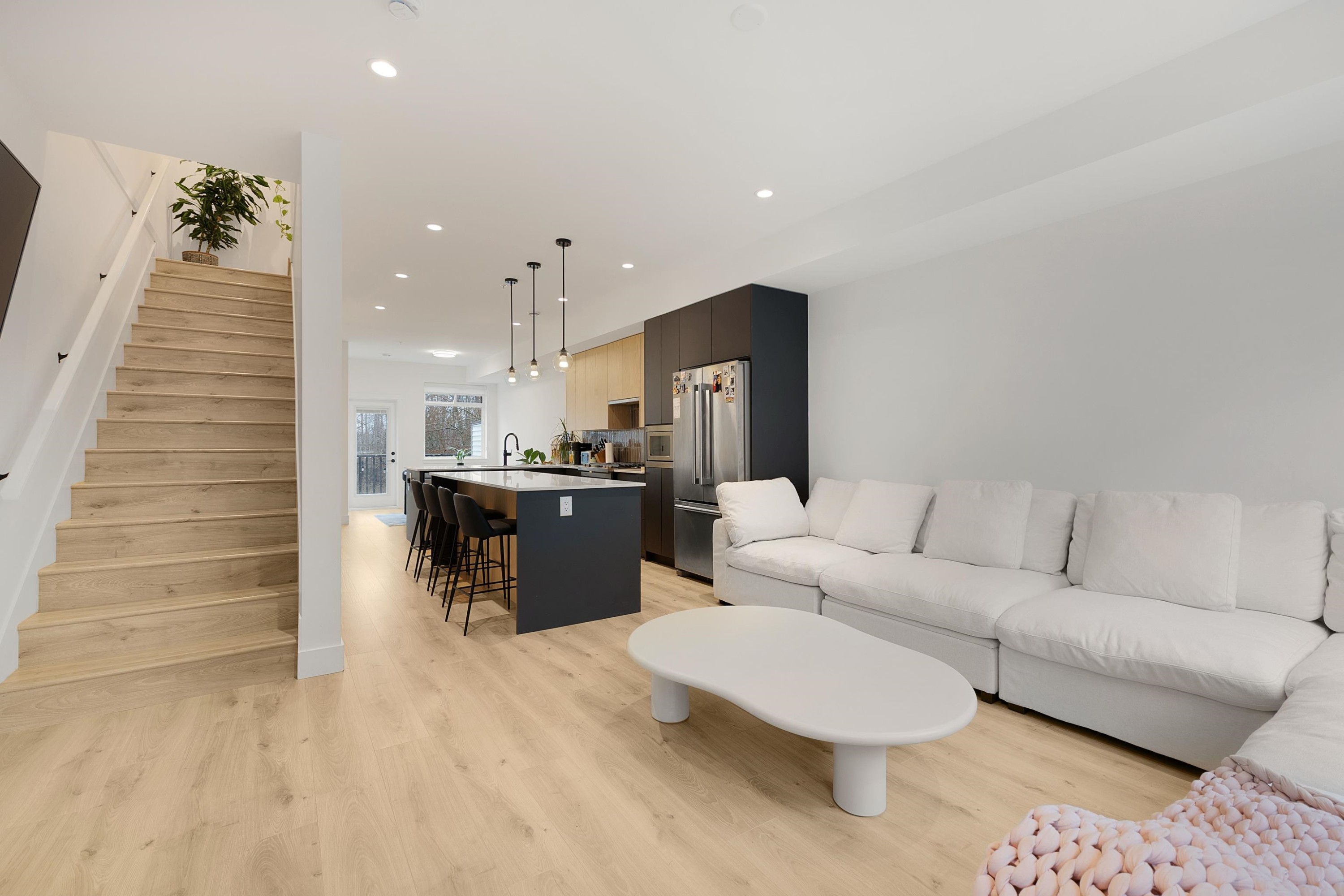 









8430


Nottman

Street, 16,
Mission,




BC
V2V 0L2

