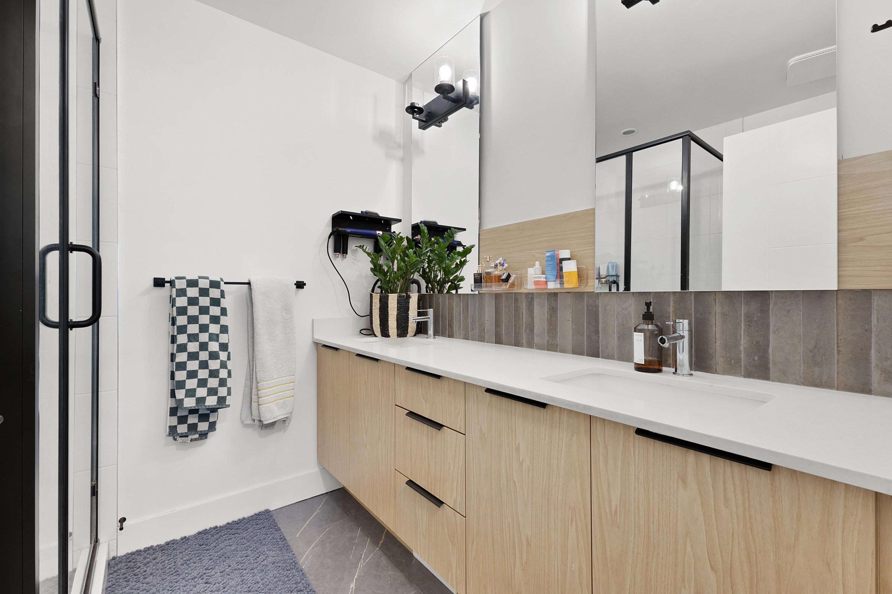 









8430


Nottman

Street, 16,
Mission,




BC
V2V 0L2

