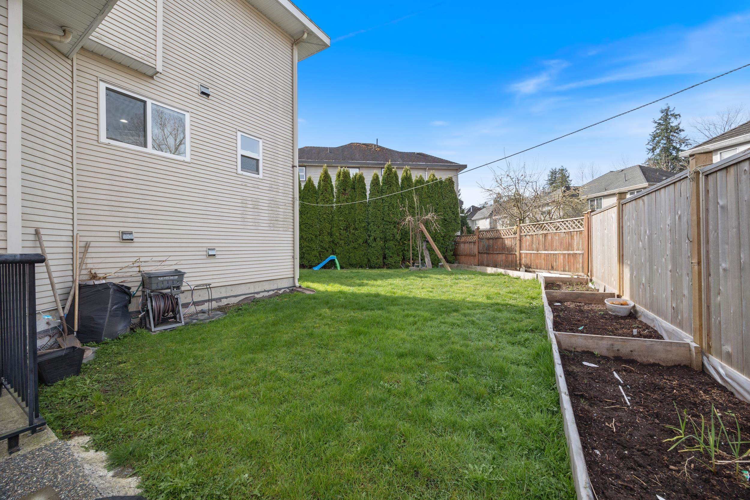 









7801


146a

Street,
Surrey,




BC
V3S 2T4

