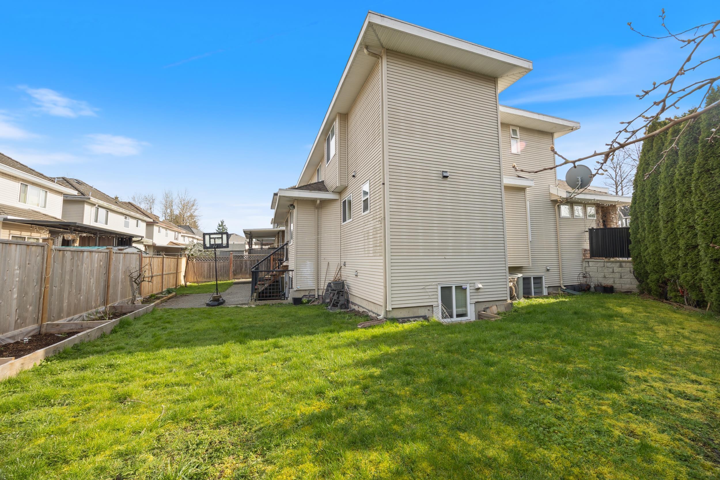 









7801


146a

Street,
Surrey,




BC
V3S 2T4

