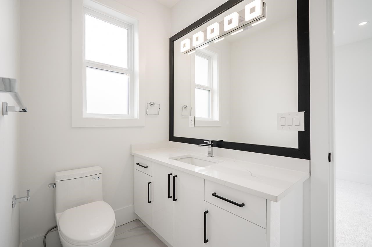 









7515


205

Street,
Langley,




BC
V2Y 1V5

