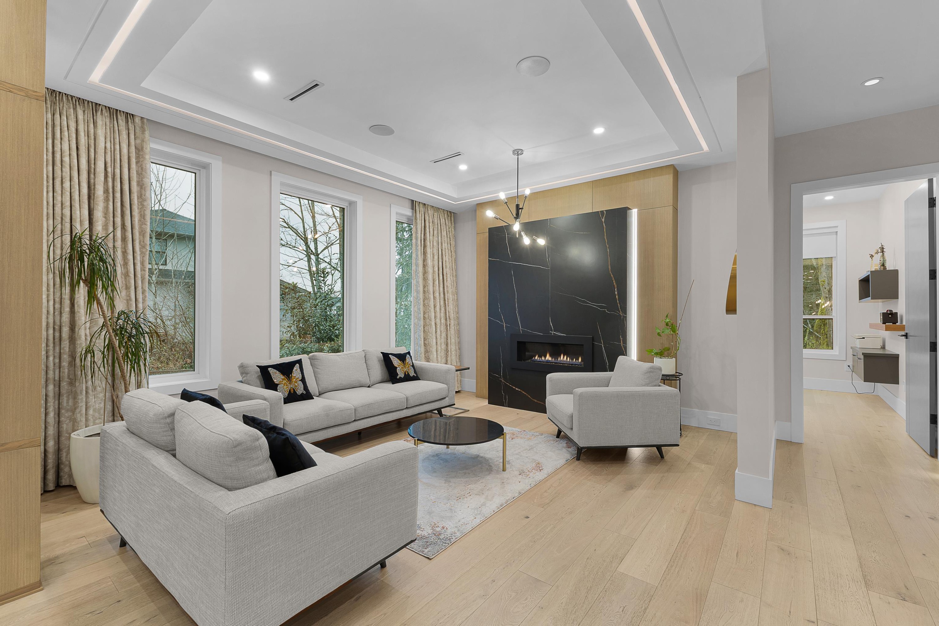 









6122


152a

Street,
Surrey,




BC
V3S 1E7


