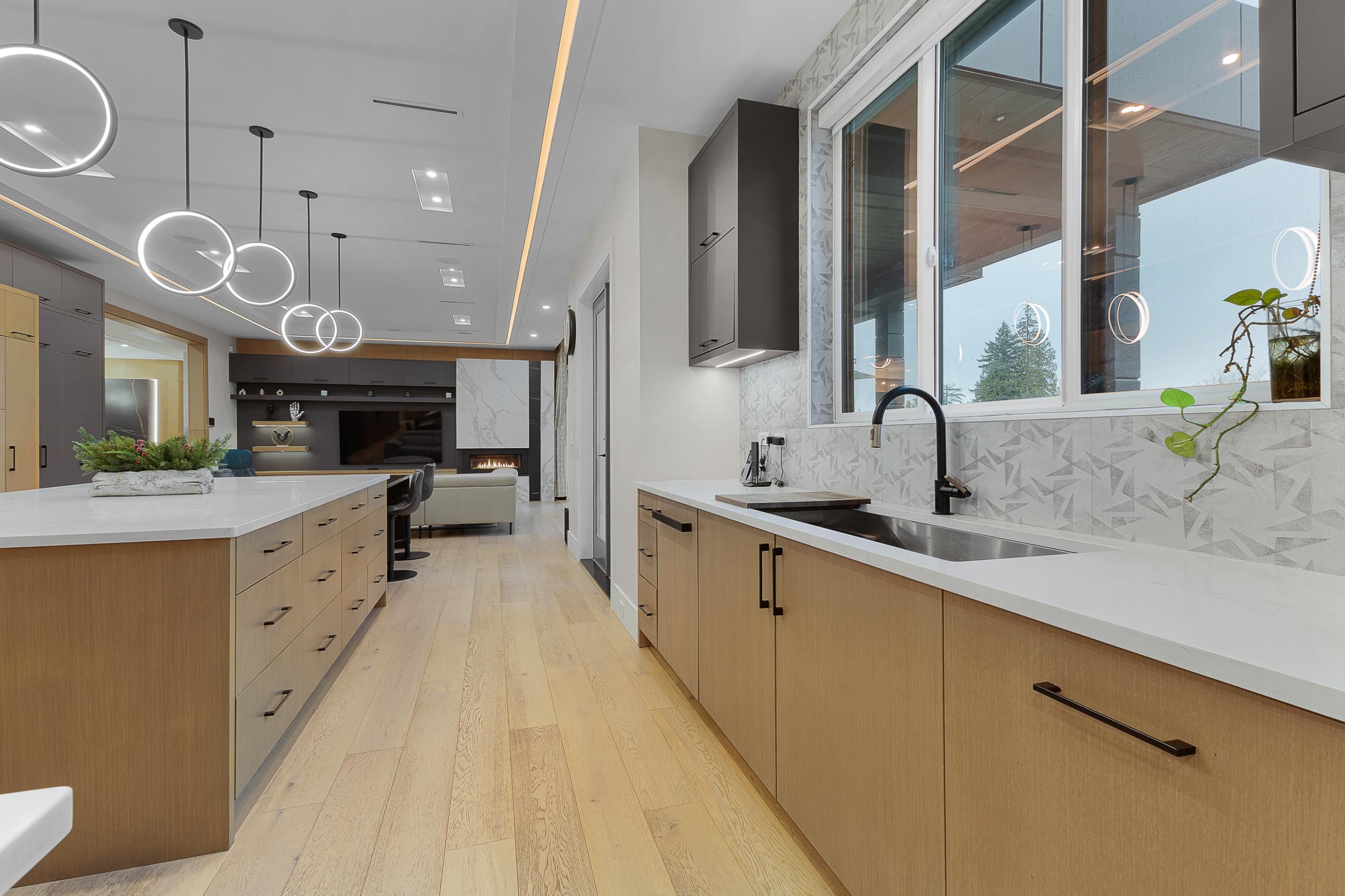 









6122


152a

Street,
Surrey,




BC
V3S 1E7

