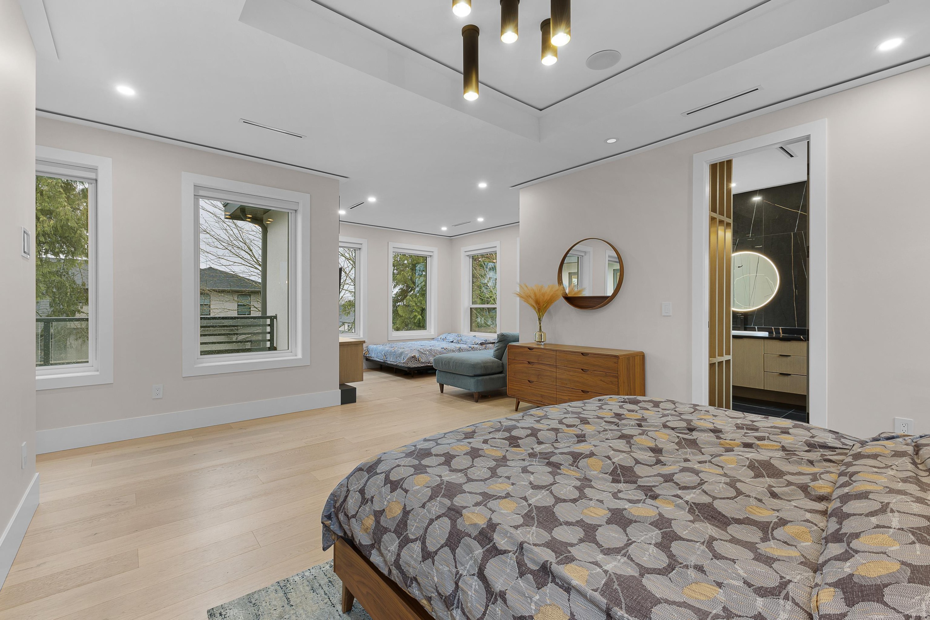 









6122


152a

Street,
Surrey,




BC
V3S 1E7

