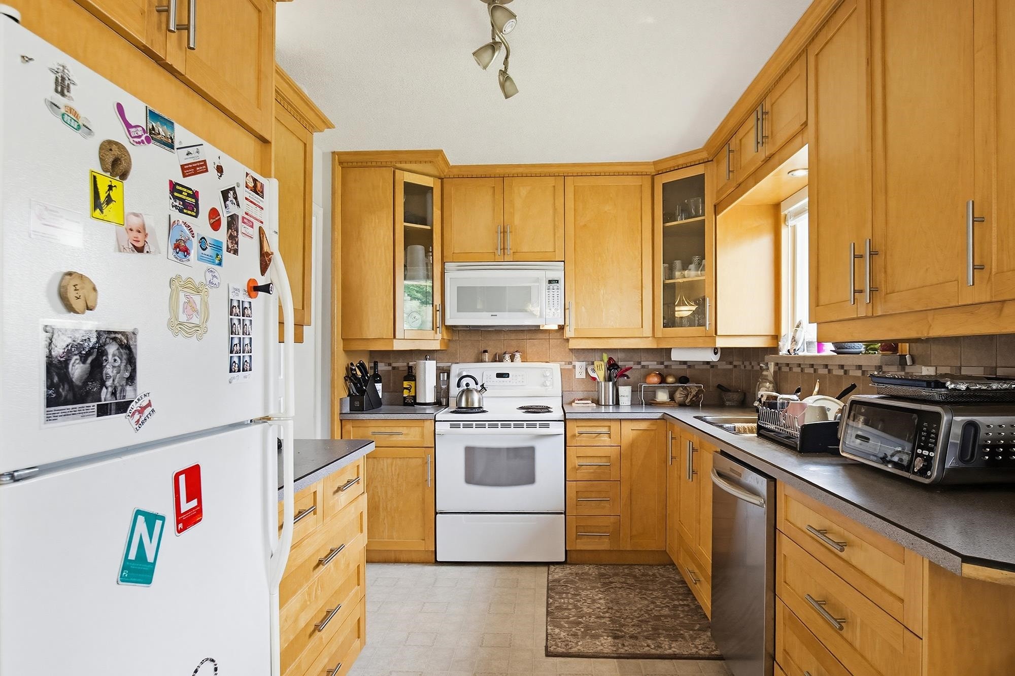 









33359


Whidden

Avenue,
Mission,




BC
V2V 4Z6

