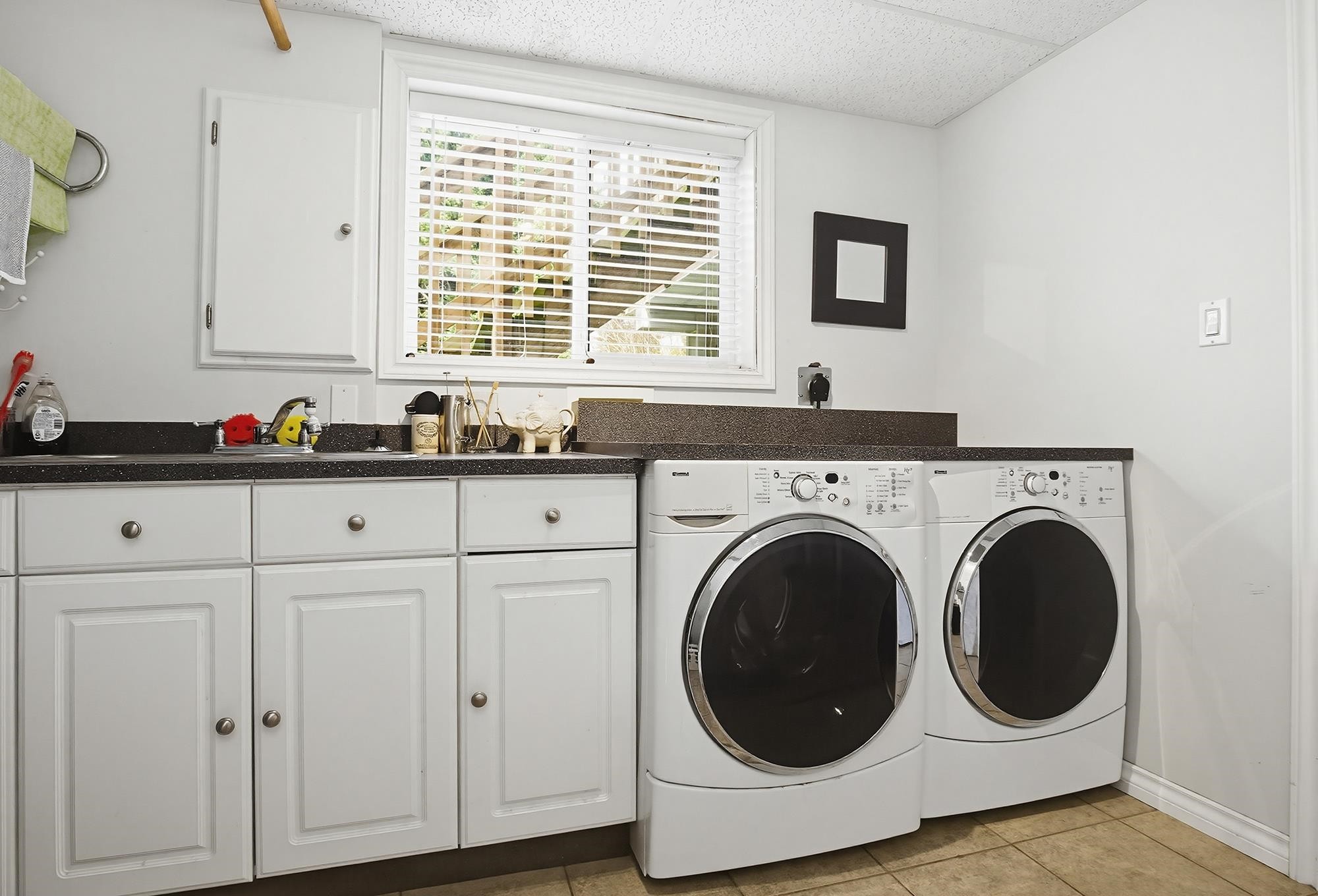









33359


Whidden

Avenue,
Mission,




BC
V2V 4Z6

