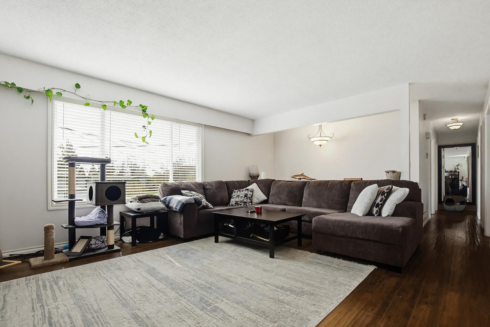 









33359


Whidden

Avenue,
Mission,




BC
V2V 4Z6

