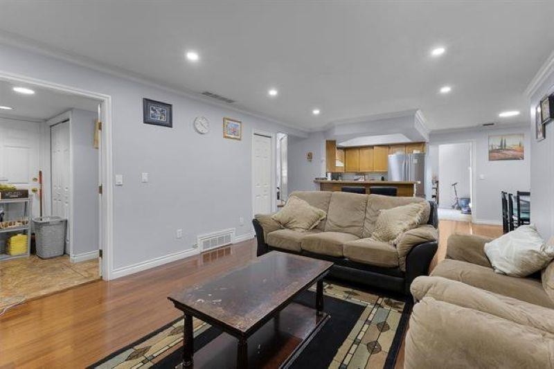 









7008


129a

Street,
Surrey,




BC
V3W 7B2

