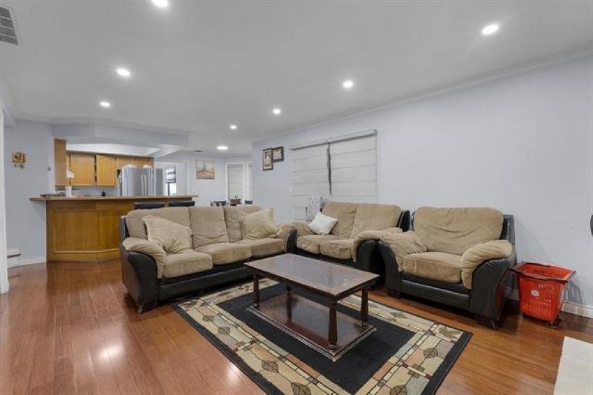 









7008


129a

Street,
Surrey,




BC
V3W 7B2

