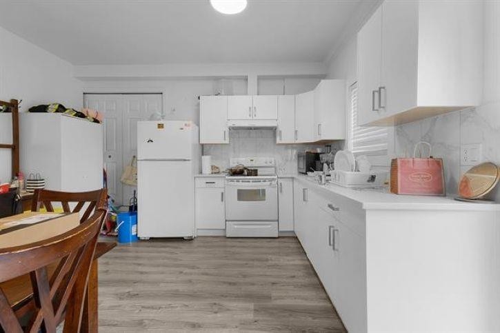 









7008


129a

Street,
Surrey,




BC
V3W 7B2

