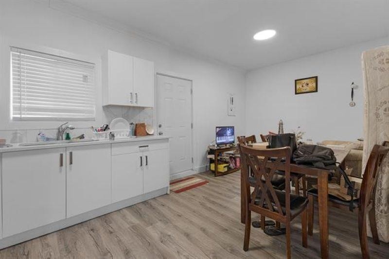 









7008


129a

Street,
Surrey,




BC
V3W 7B2

