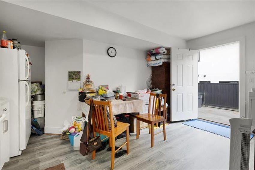 









7008


129a

Street,
Surrey,




BC
V3W 7B2

