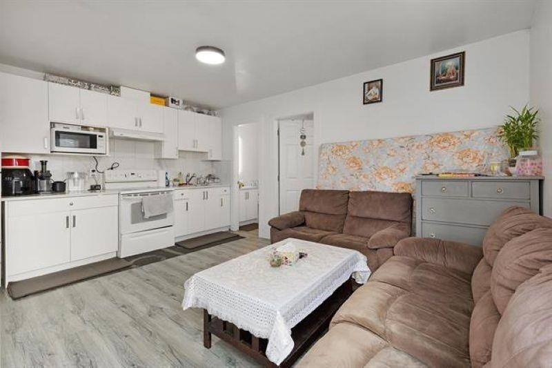 









7008


129a

Street,
Surrey,




BC
V3W 7B2

