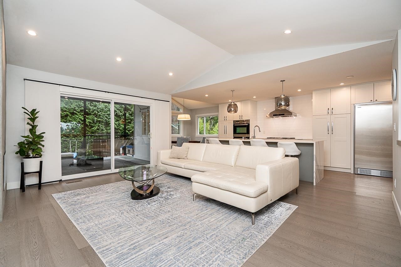 









2140


127a

Street,
Surrey,




BC
V4A 3S9

