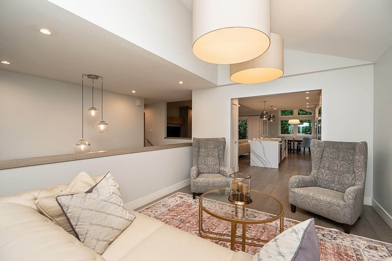 









2140


127a

Street,
Surrey,




BC
V4A 3S9

