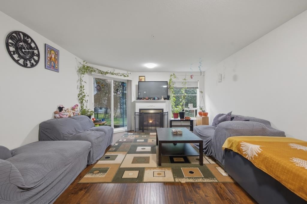 









2435


Center

Street, 107,
Abbotsford,




BC
V2T 2N4


