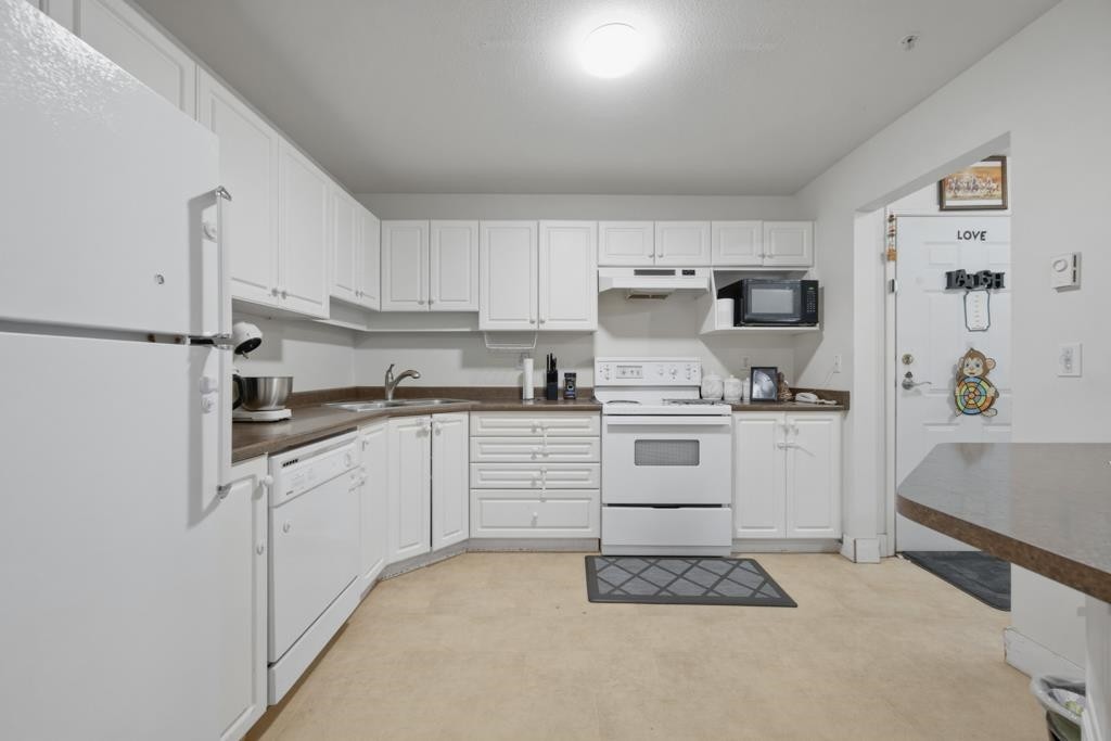 









2435


Center

Street, 107,
Abbotsford,




BC
V2T 2N4

