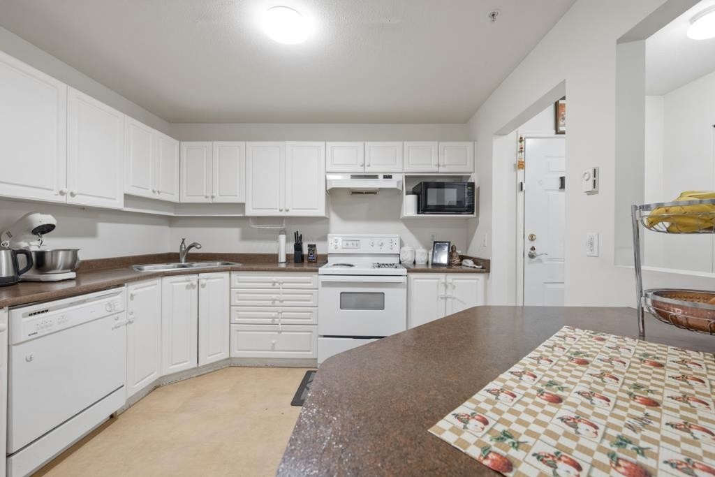 









2435


Center

Street, 107,
Abbotsford,




BC
V2T 2N4

