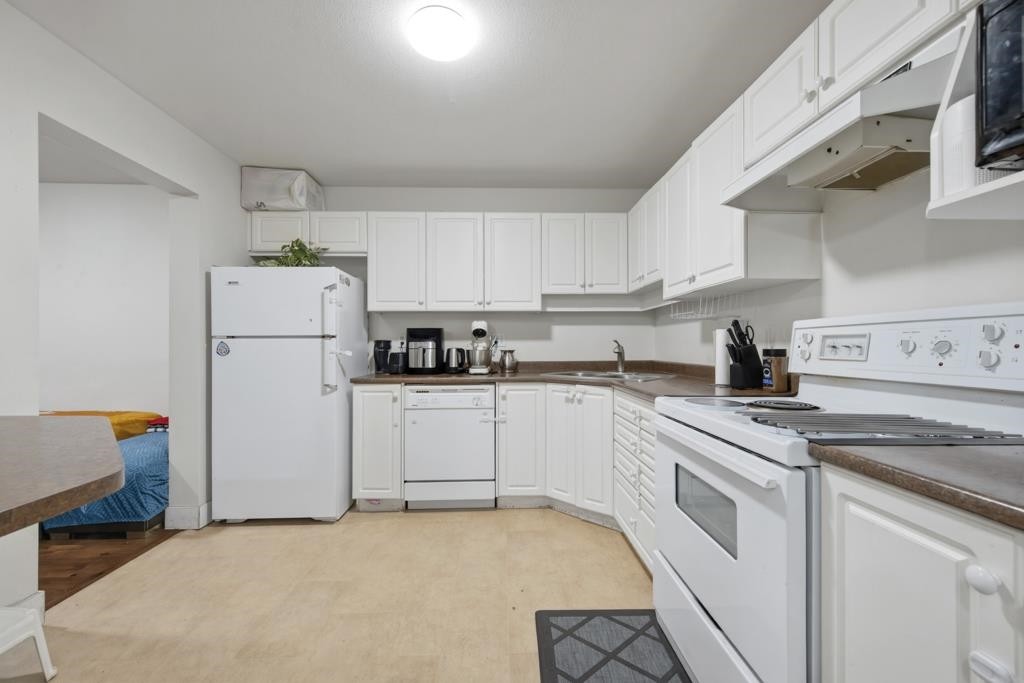 









2435


Center

Street, 107,
Abbotsford,




BC
V2T 2N4

