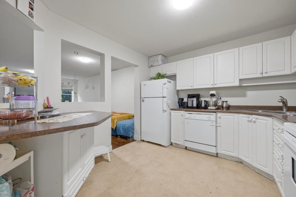 









2435


Center

Street, 107,
Abbotsford,




BC
V2T 2N4

