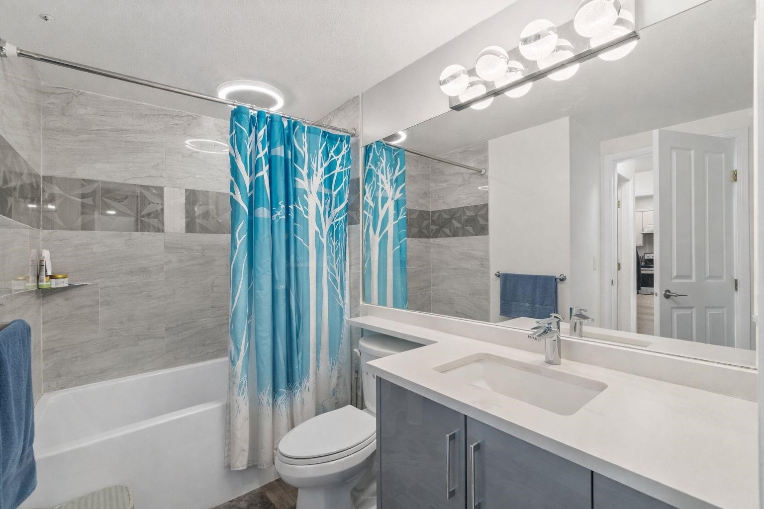 









7435


121a

Street, 114,
Surrey,




BC
V3W 0W8

