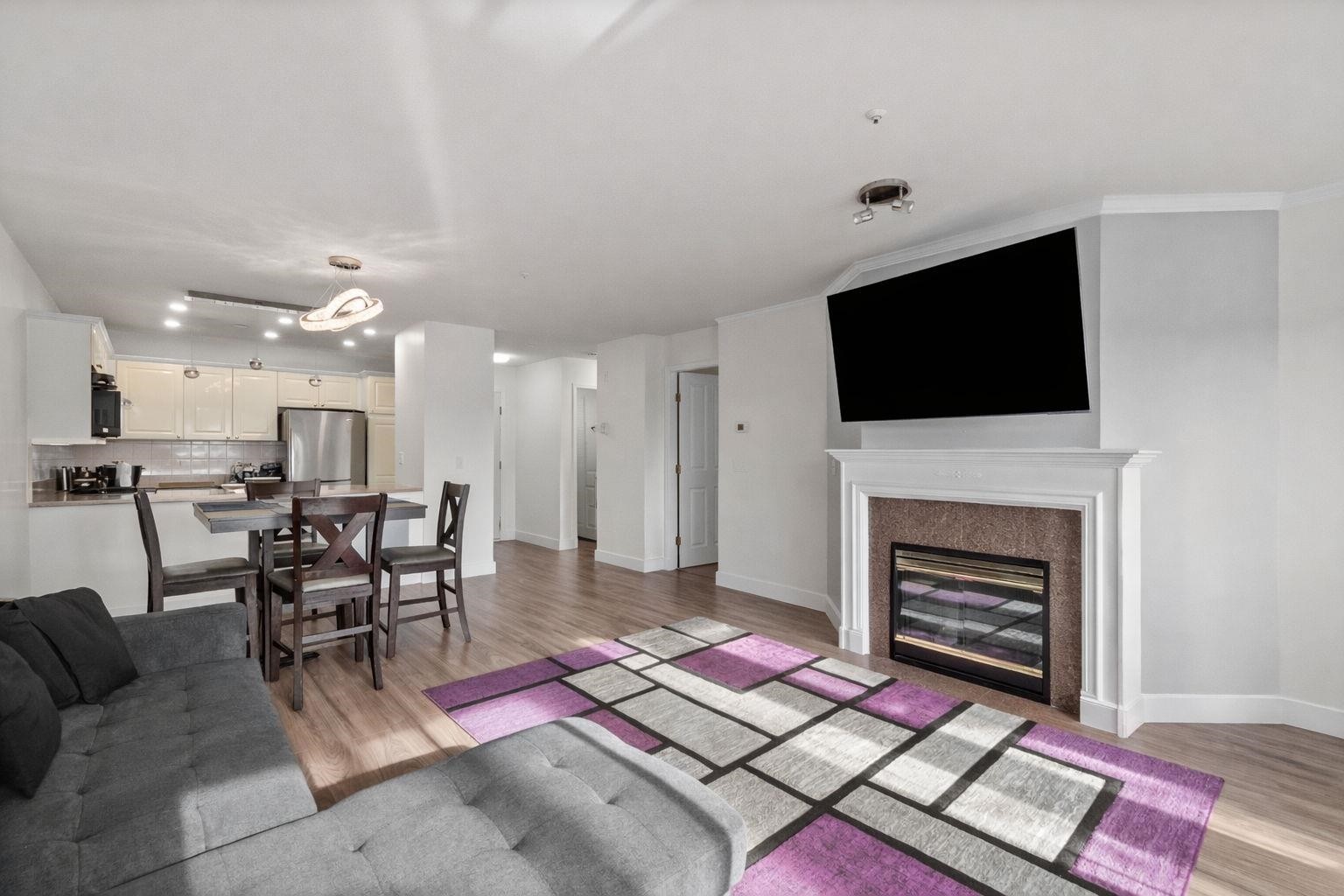 









7435


121a

Street, 114,
Surrey,




BC
V3W 0W8

