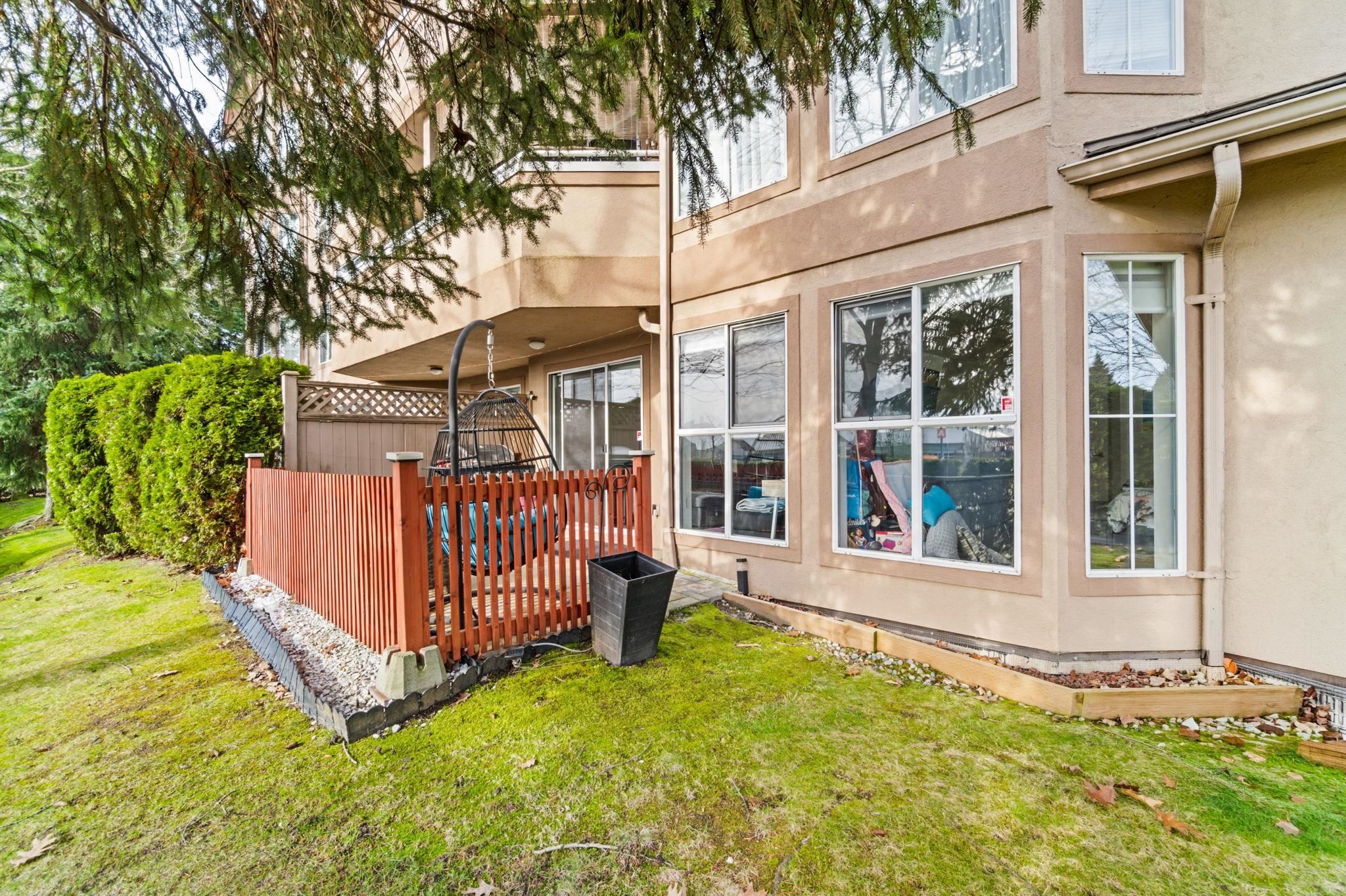 









7435


121a

Street, 114,
Surrey,




BC
V3W 0W8

