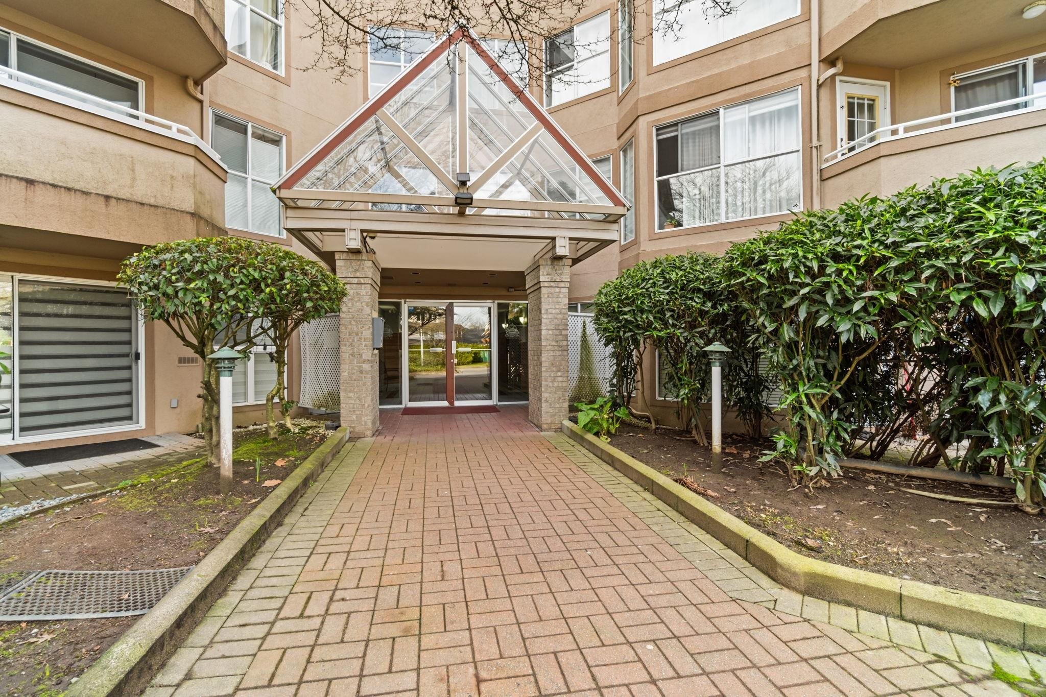 









7435


121a

Street, 114,
Surrey,




BC
V3W 0W8

