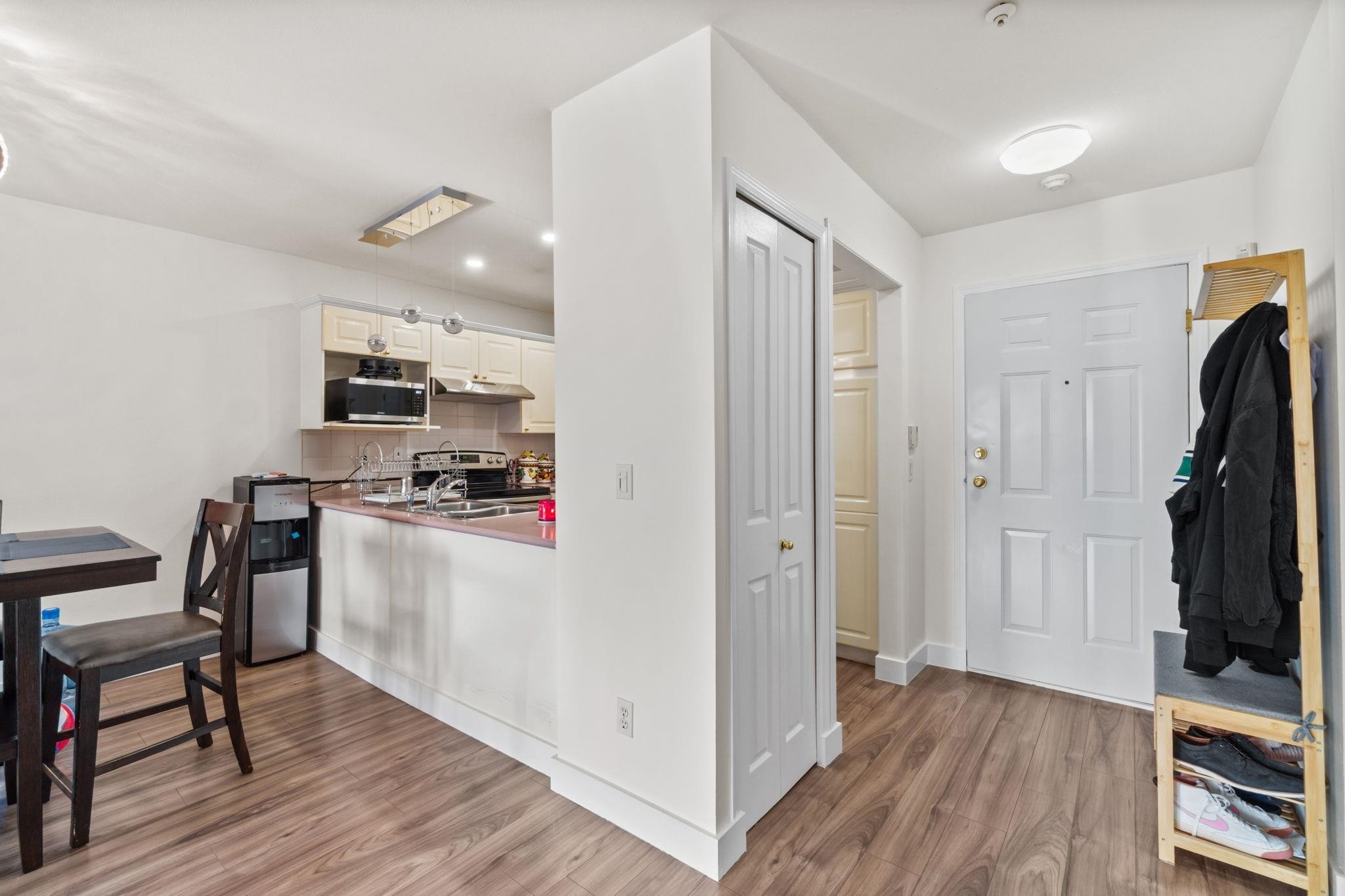 









7435


121a

Street, 114,
Surrey,




BC
V3W 0W8

