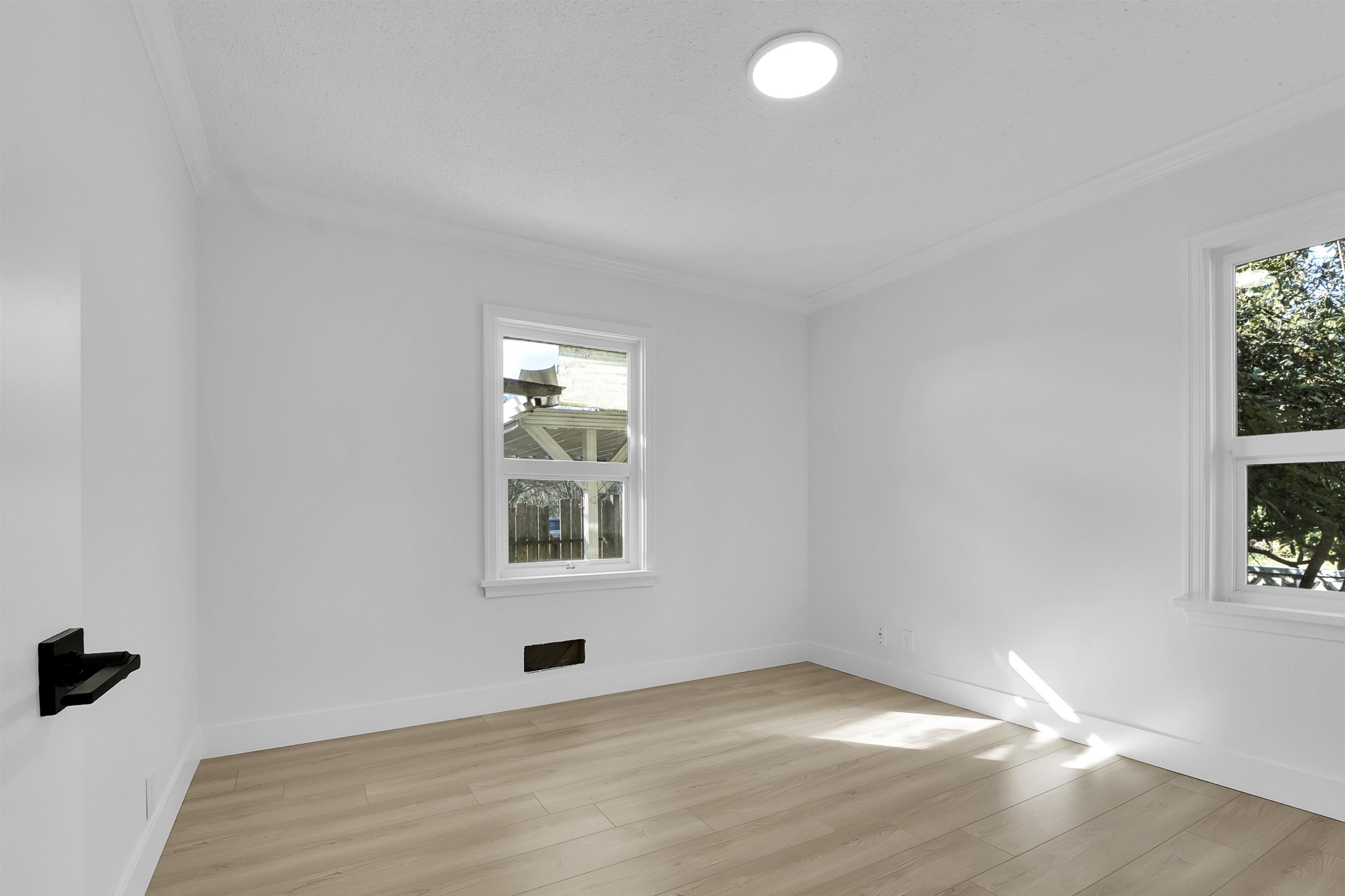 









7489


Maple

Street,
Mission,




BC
V2V 3N8

