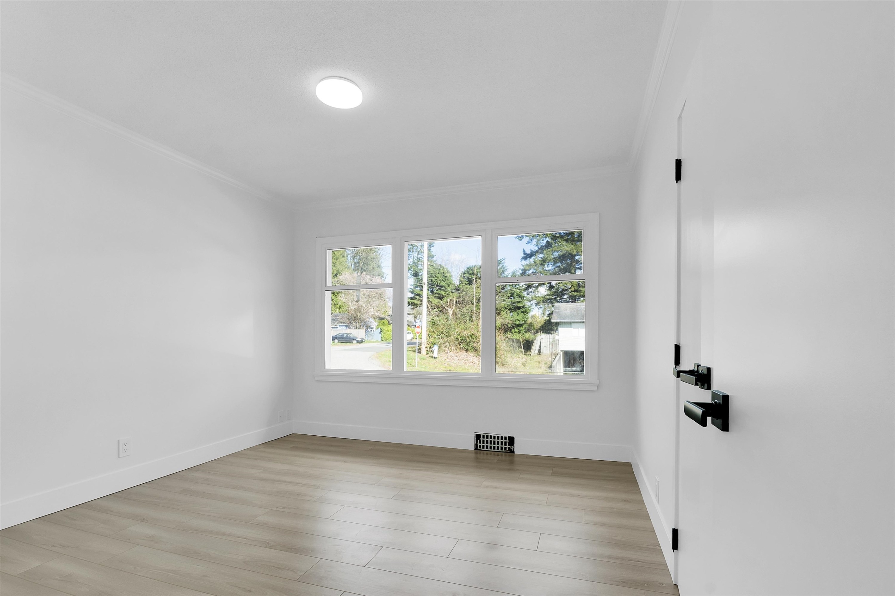









7489


Maple

Street,
Mission,




BC
V2V 3N8


