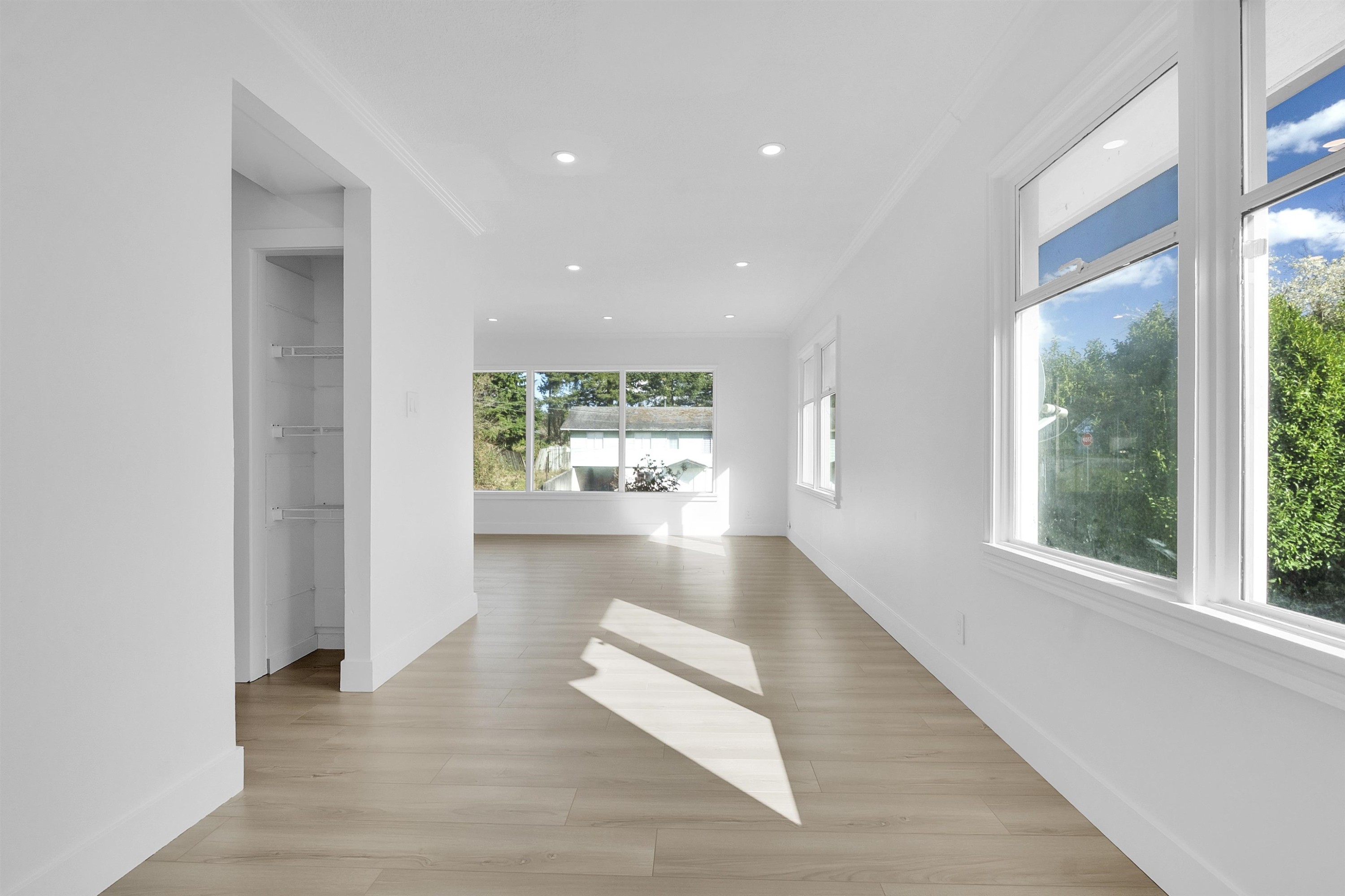 









7489


Maple

Street,
Mission,




BC
V2V 3N8

