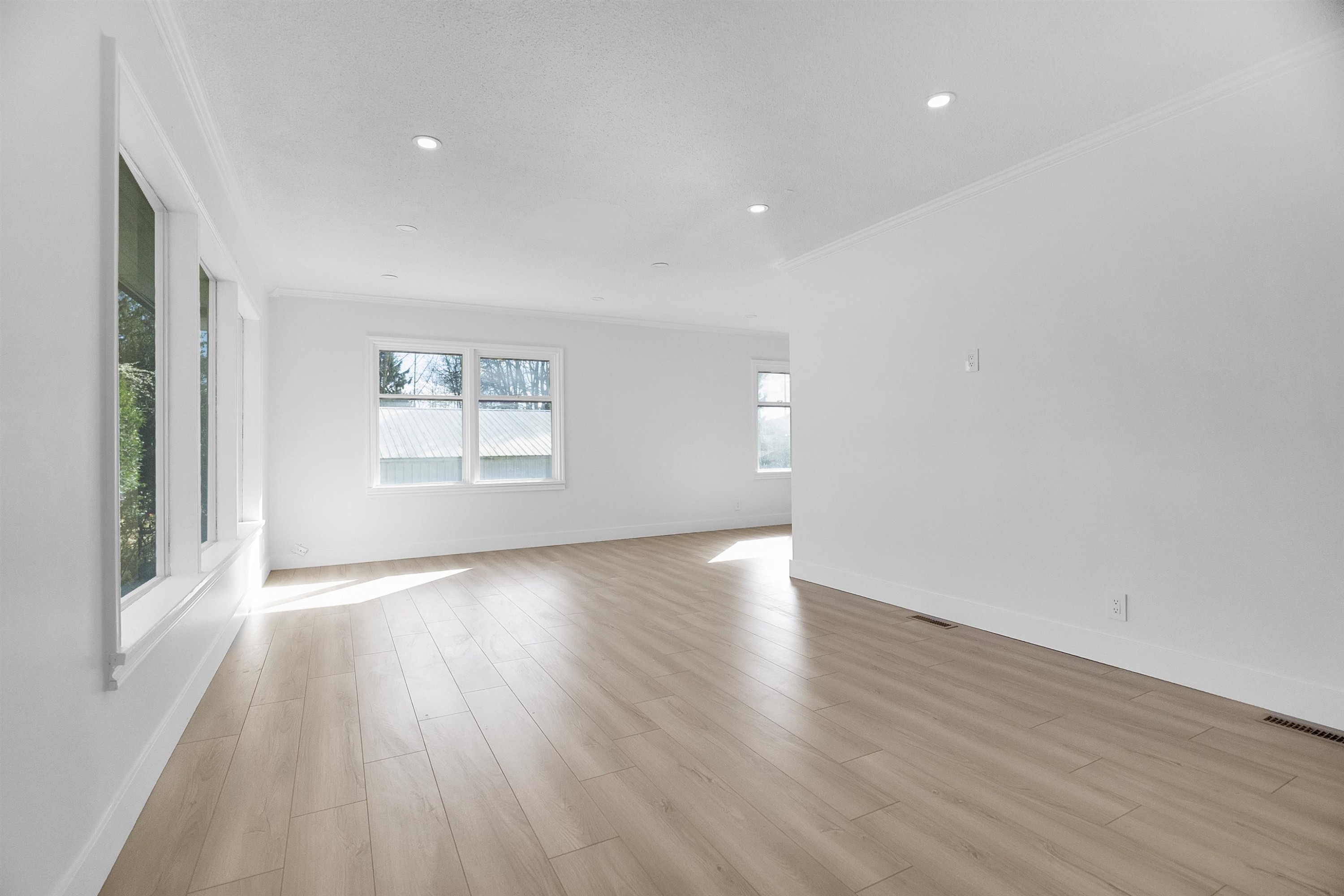 









7489


Maple

Street,
Mission,




BC
V2V 3N8

