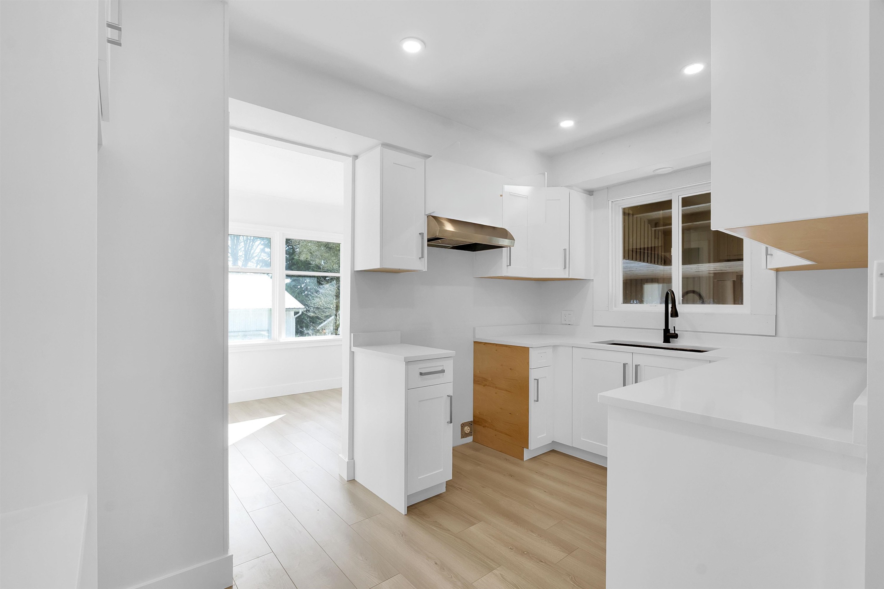 









7489


Maple

Street,
Mission,




BC
V2V 3N8

