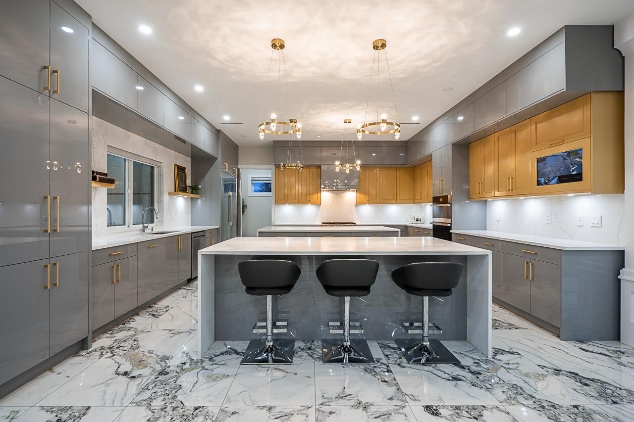 









13110


57

Avenue,
Surrey,




BC
V3X 2Z3

