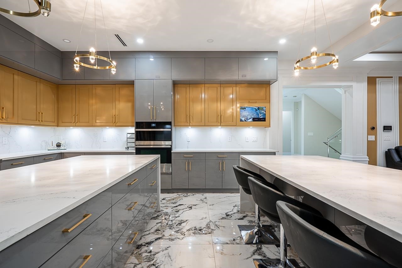 









13110


57

Avenue,
Surrey,




BC
V3X 2Z3

