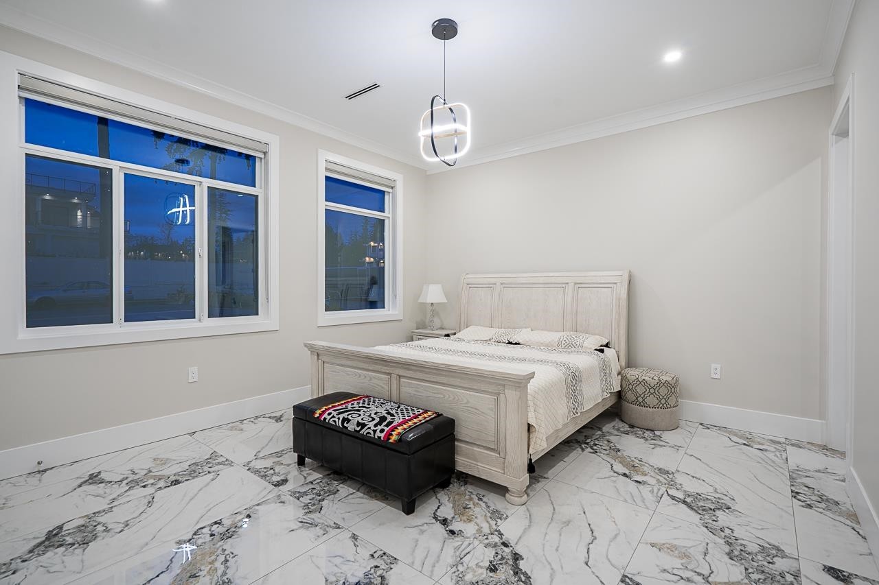 









13110


57

Avenue,
Surrey,




BC
V3X 2Z3

