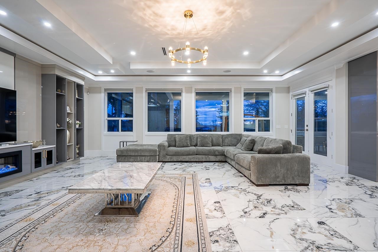 









13110


57

Avenue,
Surrey,




BC
V3X 2Z3

