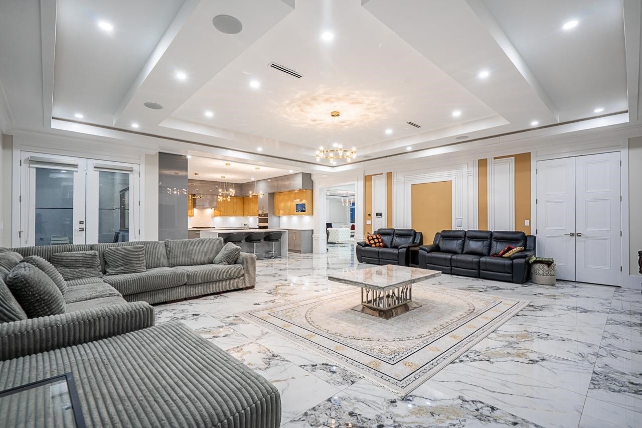 









13110


57

Avenue,
Surrey,




BC
V3X 2Z3

