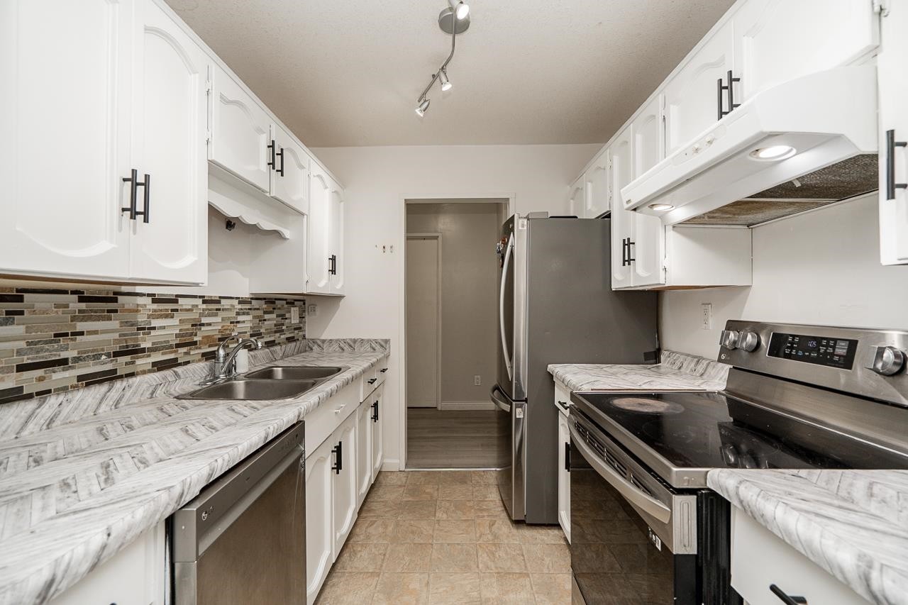 









32124


Tims

Avenue, 107,
Abbotsford,




BC
V2T 2H4

