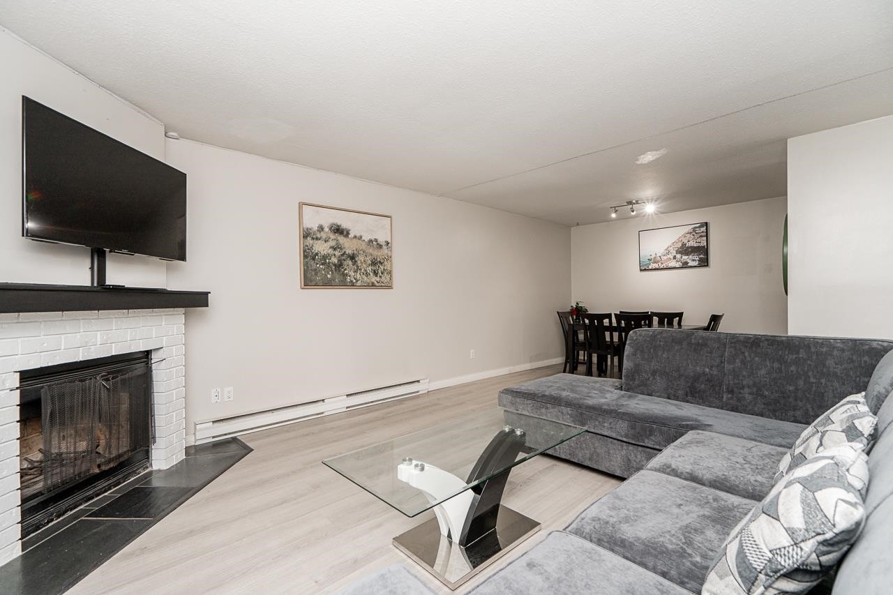 









32124


Tims

Avenue, 107,
Abbotsford,




BC
V2T 2H4

