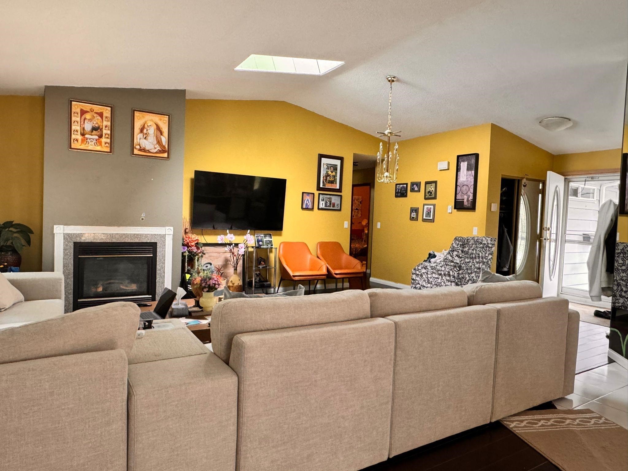 









11101


Canyon

Crescent,
Delta,




BC
V4E 2R6

